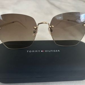 Tommy Hilfiger Women's Contemporary Rectangular Sunglasses